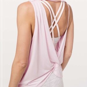 Lululemon Dare to Drop Sz 6